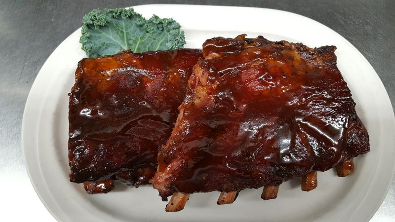 In Wisconsin, I Found A Tiny Café Serving “Sunday Dinner” Every Day Of The Week 9 Pulled Pork And BBQ Ribs Sundays