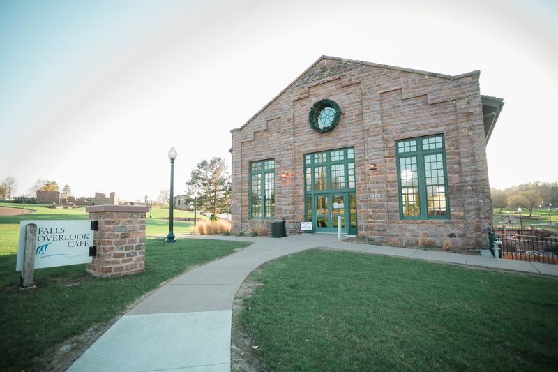 Falls Overlook Cafe - Sioux Falls, South Dakota
