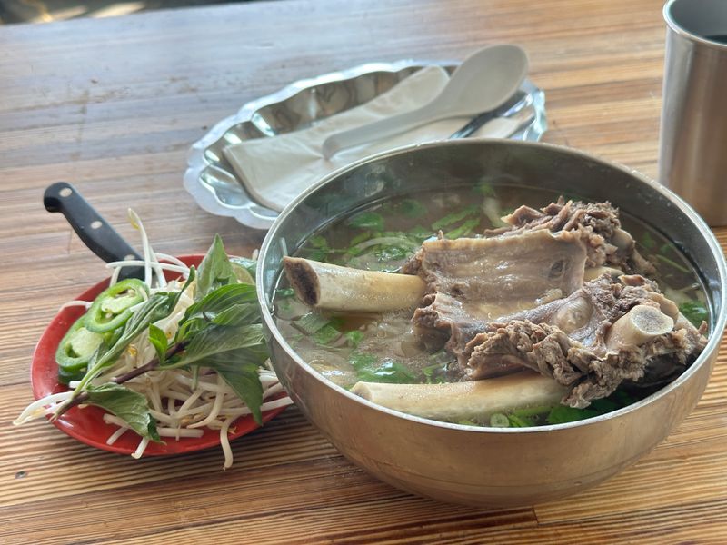 This Washington Noodle House Turns Rainy Evenings Into Steaming-Bowl Comfort 9 Chili Heat, Lime Lift, Herb Snap