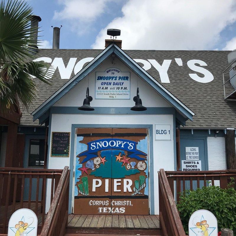 Driving The Gulf Coast Of Texas, I Found 11 Seafood Shacks (3 Had Sunset Views I’ll Never Forget) 7 Snoopy’s Pier - Corpus Christi, Texas