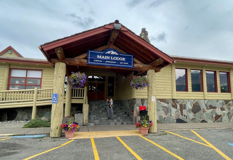 Snowgoose Grille & Gift Shop - St Mary, MT
