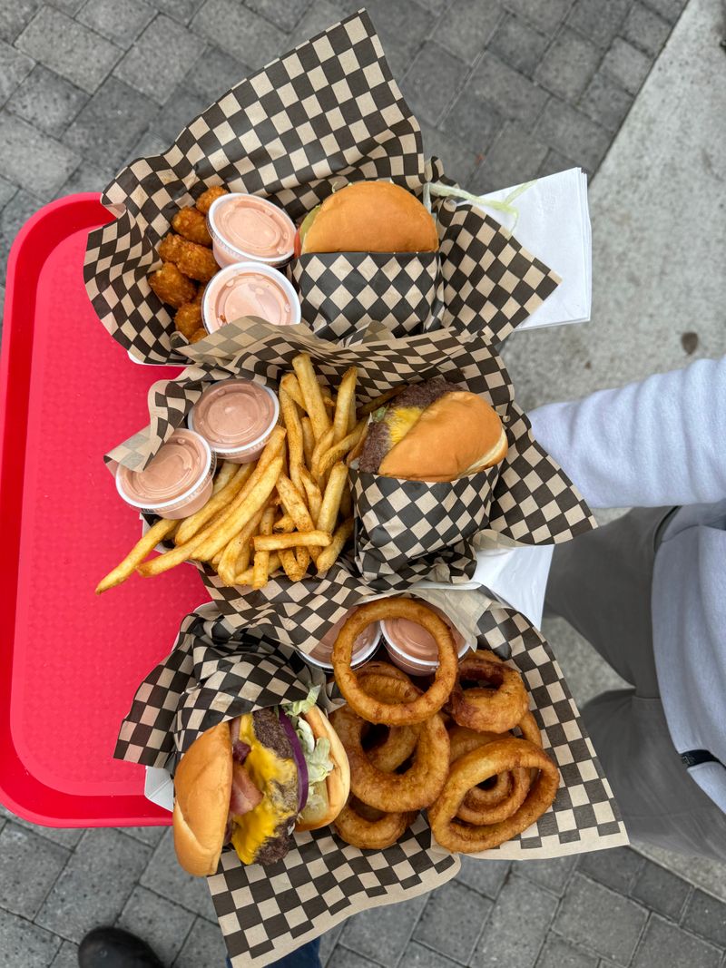 This Oregon Burger Joint Keeps Its Flat-Top Sizzling From Breakfast To Close 6 House Fry Sauce Obsession