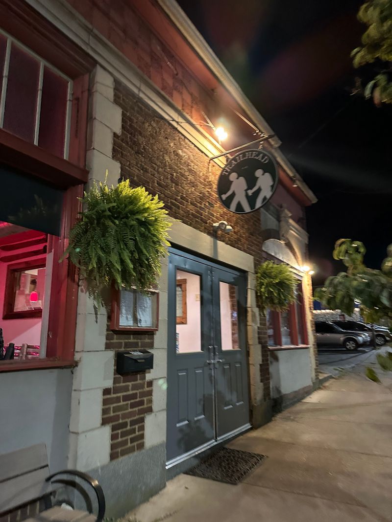 Trailhead Restaurant & Bar