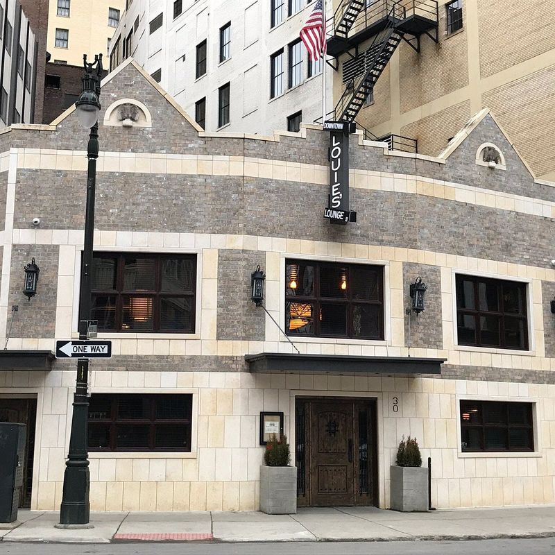 Loui’s Upscale Comfort – Detroit, MI