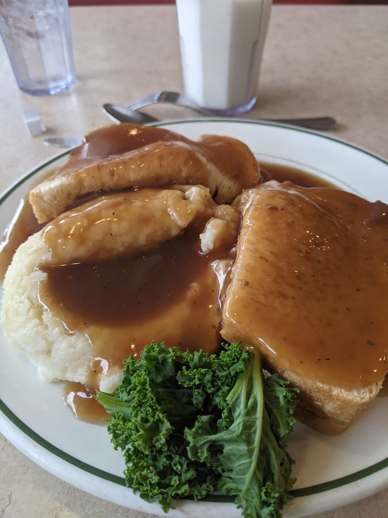 In Wisconsin, I Found A Tiny Café Serving “Sunday Dinner” Every Day Of The Week 11 Real Mashed Potatoes And Gravy