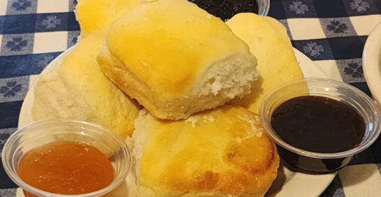 This Hidden Tennessee Breakfast Café Serves Biscuits Locals Swear Could Win Awards