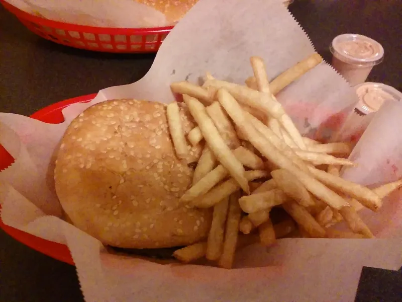 This Oregon Small-Town Burger Stand Turns Crispy Fries And Thick Milkshakes Into A Must-Stop Roadside Ritual 7 Crispy Local Tasting Fries