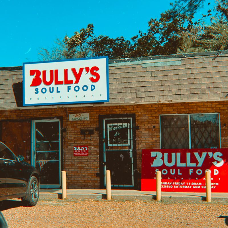 This Mississippi Soul Food Café Fills The Parking Lot Before The Doors Even Open 4 Hours You Need To Know