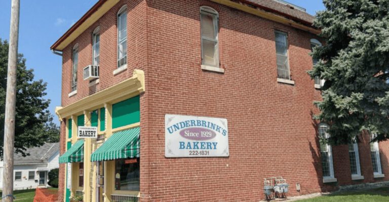 These Hidden Illinois Bakeries Make Pastries Just Like Grandma Did