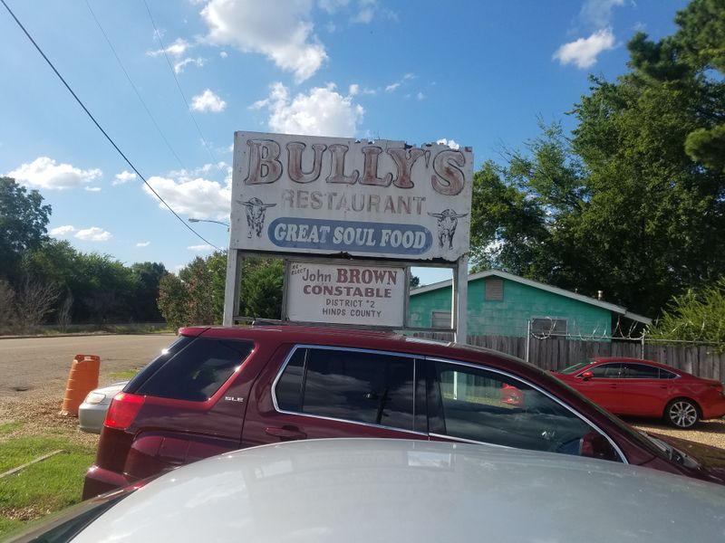 This Mississippi Soul Food Café Fills The Parking Lot Before The Doors Even Open 2 Why The Lot Fills Up Early