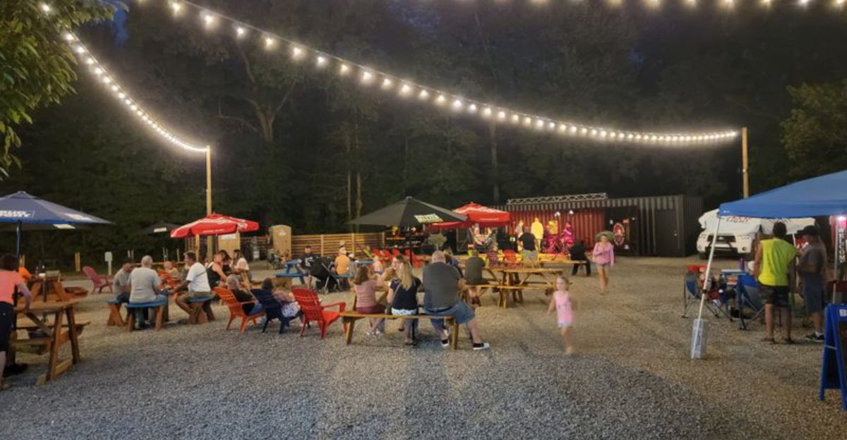 This Ohio BBQ Trailer Park Draws Crowds Without A Single Ad