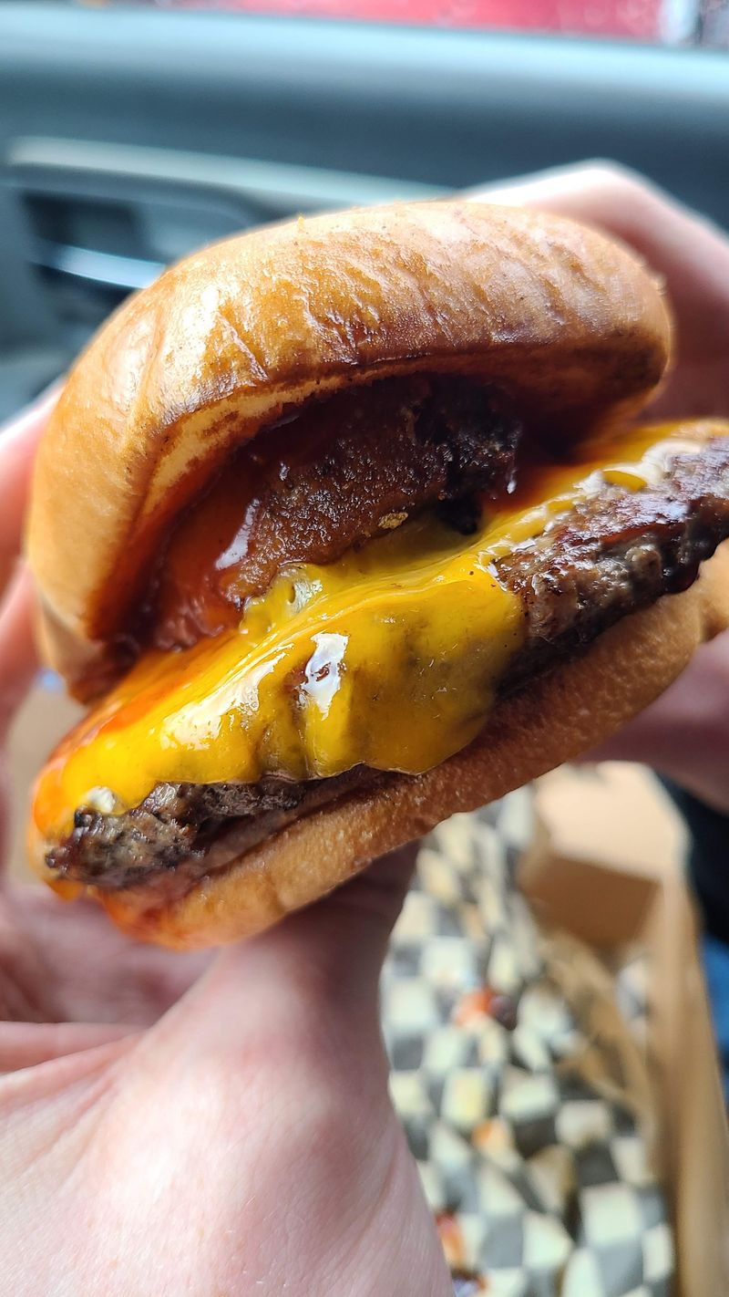 This Oregon Burger Joint Keeps Its Flat-Top Sizzling From Breakfast To Close 2 Love At First Sight Burger