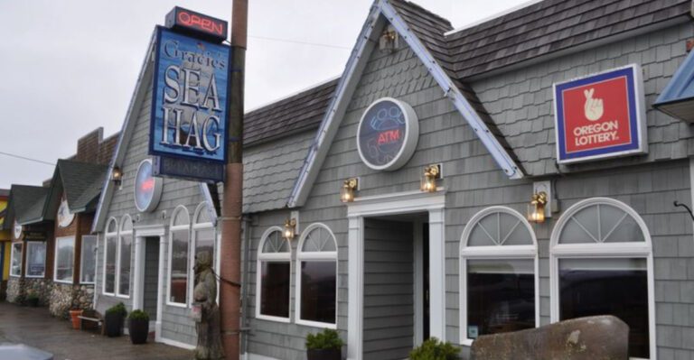 This Oregon Chowder Hut Is So Loved, Locals Say Rainy Days Don’t Count Without It