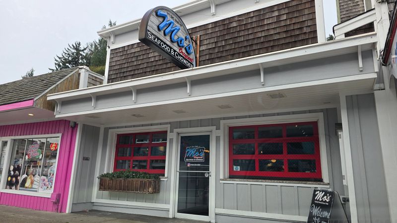 Mo’s Seafood & Chowder - Newport, Oregon