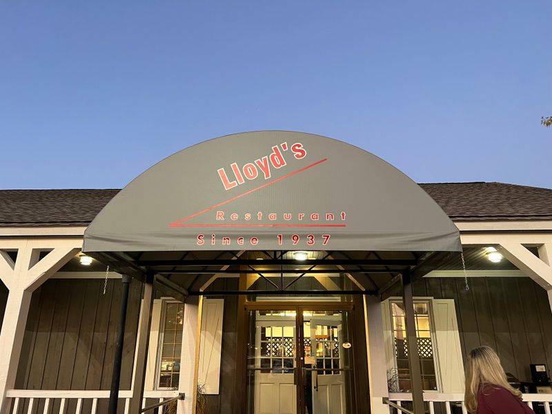 12 Alabama Meat-And-Three Spots Where The Daily Special Rarely Changes (And Locals Love It) 12 Lloyd’s Restaurant- Birmingham, Alabama
