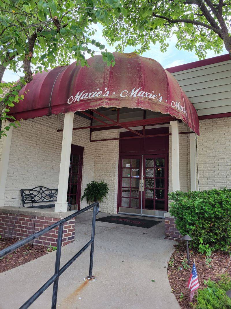 14 Iowa Family Restaurants Where The Daily Special Board Runs Out Of Chalk 6 Maxie's Supper Club-West Des Moines, Iowa