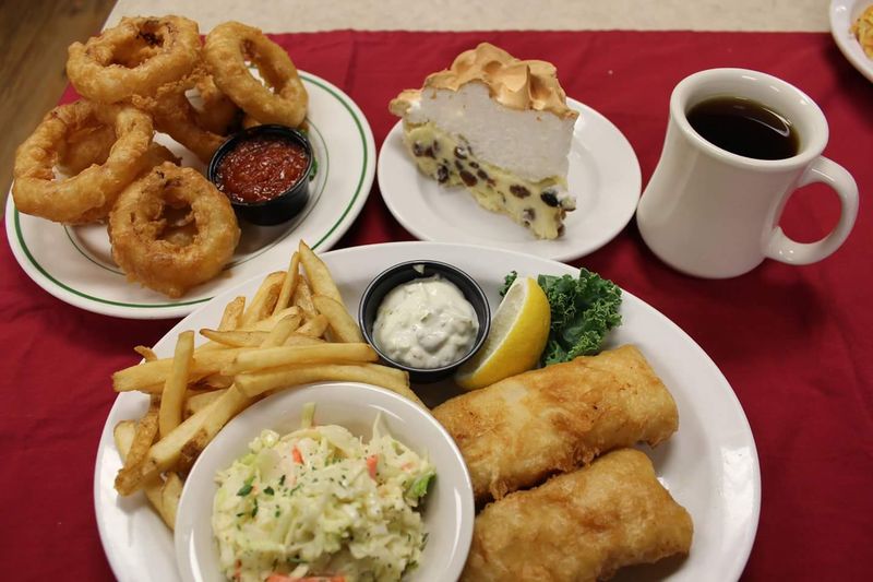 In Wisconsin, I Found A Tiny Café Serving “Sunday Dinner” Every Day Of The Week 14 Value That Feels Honest