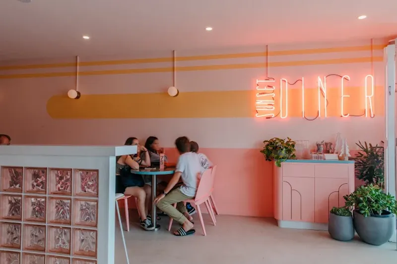 America’s Hidden Gem Restaurants Locals Swear You Won’t Find on Any Tourist Guide 5 Sunset Diner