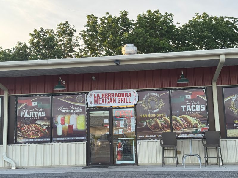 La Herradura Mexican Grill - Paradise, PA