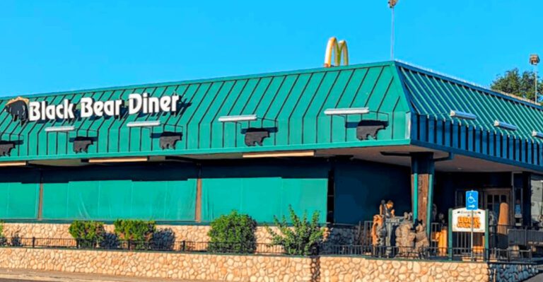 10 Roadside Breakfast Grills Across America Serving Plates That Cover the Whole Table