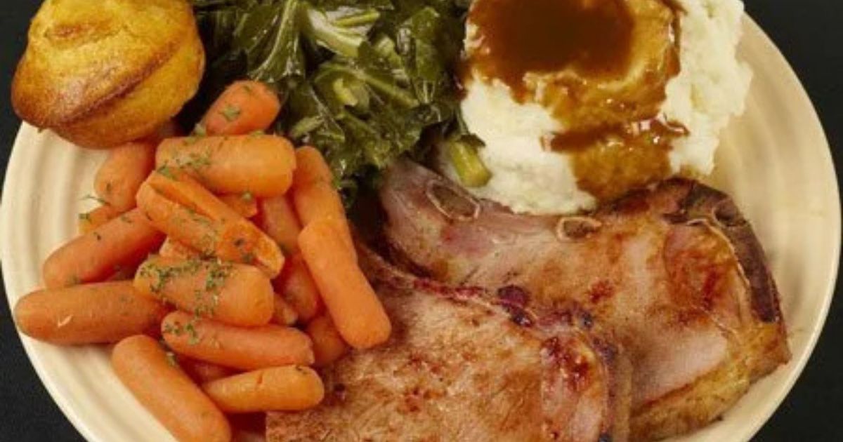 12 Backroad Cafés Around America Where Cold Nights Call for Big Bowls and Even Bigger Biscuits 5 12 Backroad Cafes Around America Where Cold Nights Call for Big Bowls and Even Bigger Biscuits 2