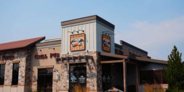 12 Mountain Style Pizza Cabins Across America Everyone Seems to Talk About