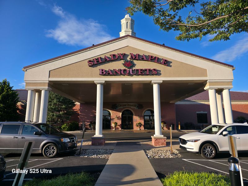 Shady Maple Smorgasbord - East Earl, Pennsylvania