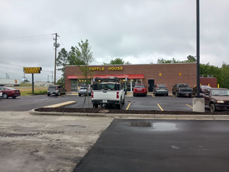 12 South Carolina Breakfast Spots That Have Everyone Setting The Alarm A Little Earlier 6 Waffle House-Gaston, South Carolina