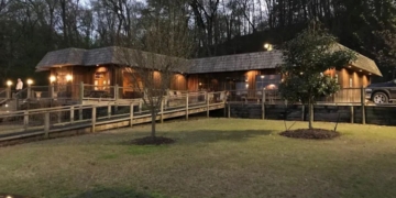 13 Catfish Houses Across America Where Friday Nights Still Feel Like Tradition