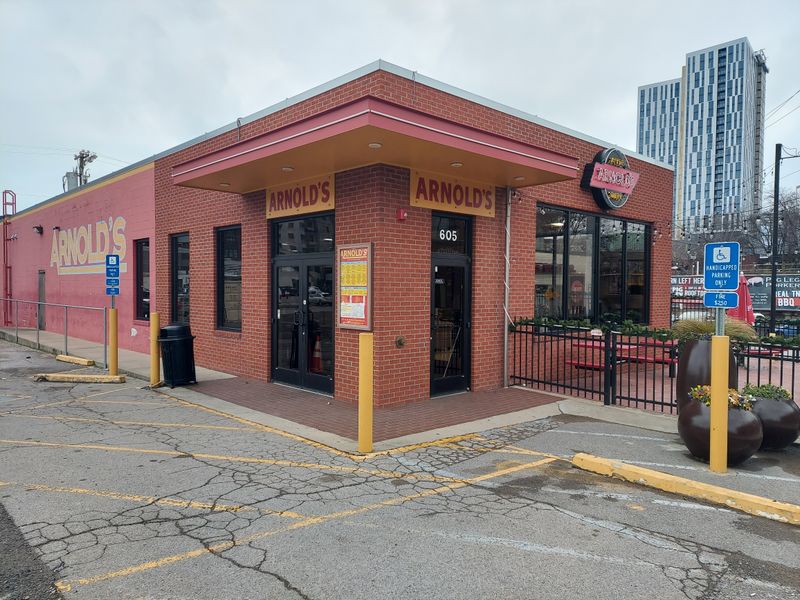13 Tennessee Meat-and-Three Counters Where Locals Say Every Plate Feels Like Sunday 6 Arnold's Country Kitchen - Nashville, Tennessee