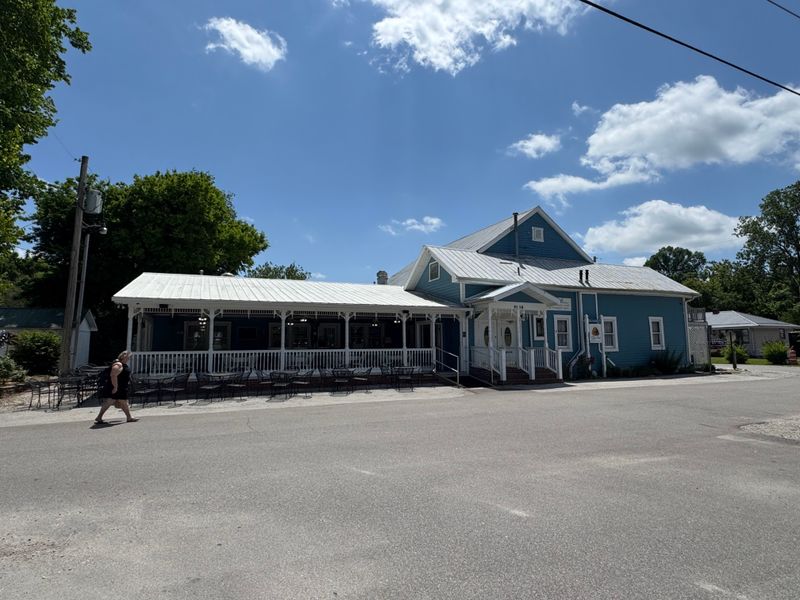 14 Midwest Town Squares Where Cafés And Corner Shops Turn Saturdays Into Rituals 6 The Blue Owl Restaurant & Bakery - Kimmswick, Missouri