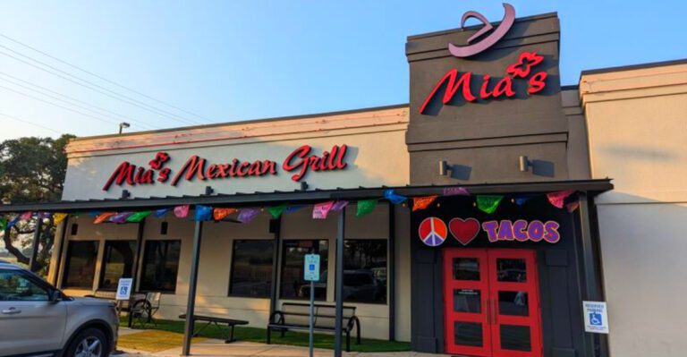 14 Red-Sauce Joints Across America Where the Same Families Still Fill the Dining Room