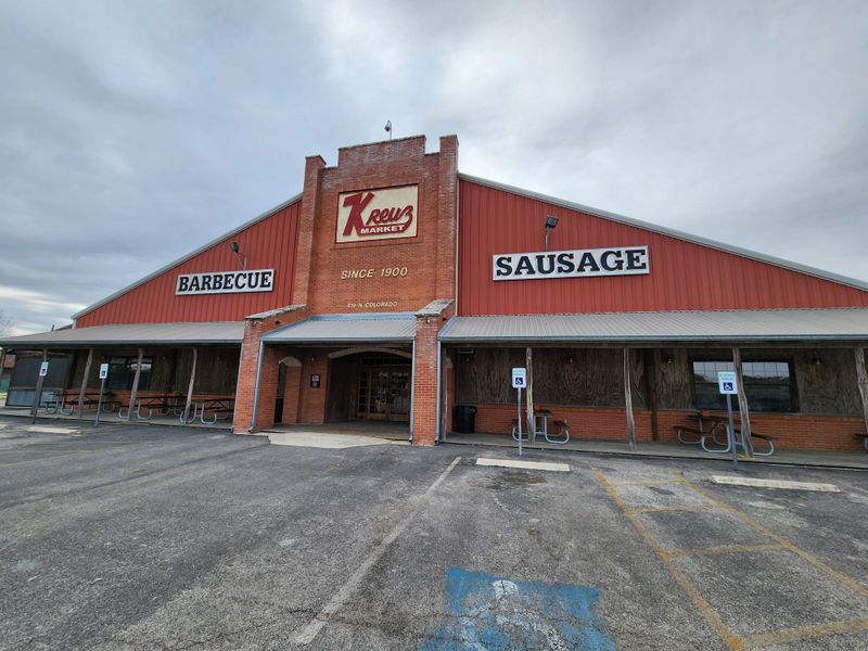 14 Small-Town Texas Smokehouses I Tracked Down, 5 Absolutely Worth The Detour 6 Kreuz Market