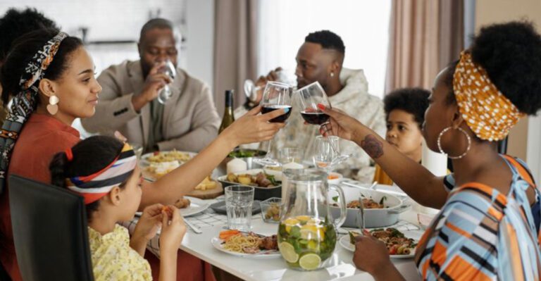 15 Kitchen “Rules” People Mocked in the 90s – That Actually Made Life Easier