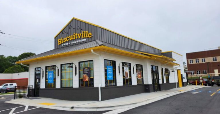 18 Tiny Town Breakfast Nooks Across America Where the Biscuits Never Run Out