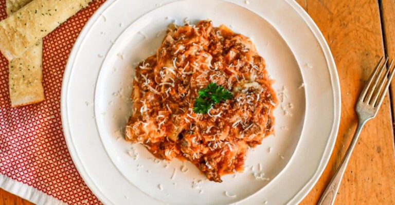 20 Comfort-Food Plates That Instantly Remind People of Home