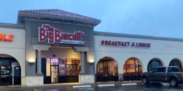 9 Hidden Gem Breakfast Rooms Across America Where Locals Guard Their Favorite Table