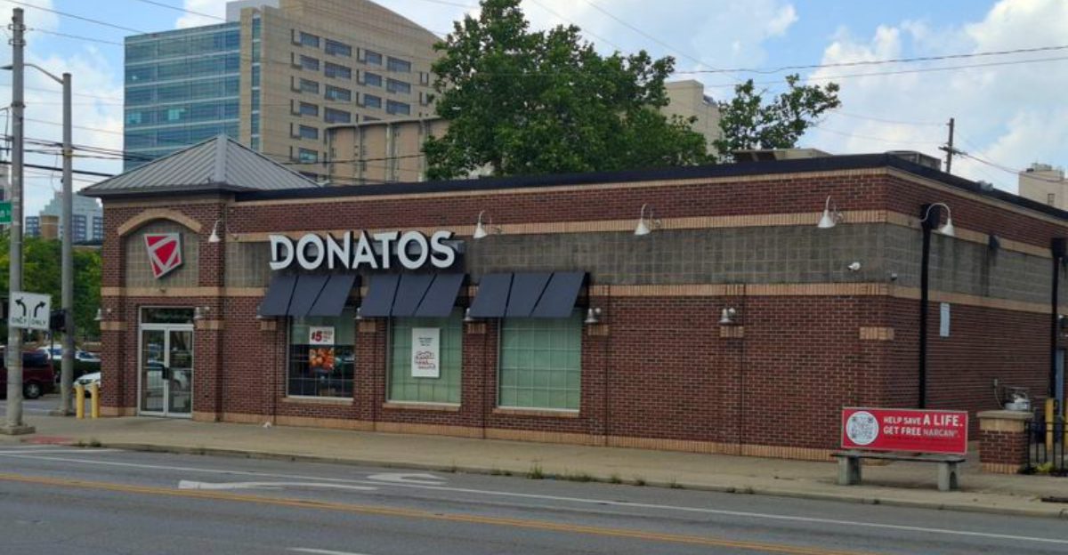 9 Ohio Pizza Parlors Where One Folded Slice Still Feels Like Childhood 5 9 Ohio Pizza Parlors Where One Folded Slice Still Feels Like Childhood