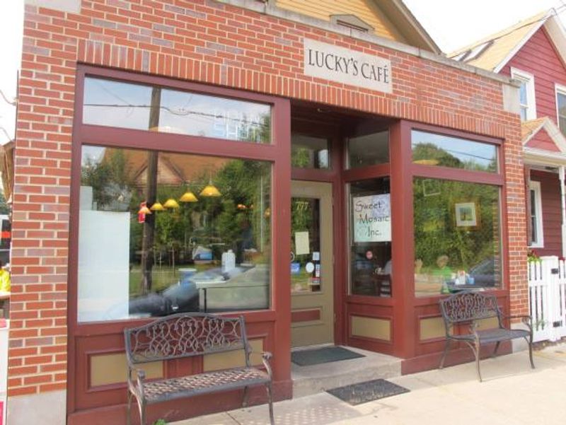 Lucky's Café - Cleveland, Ohio