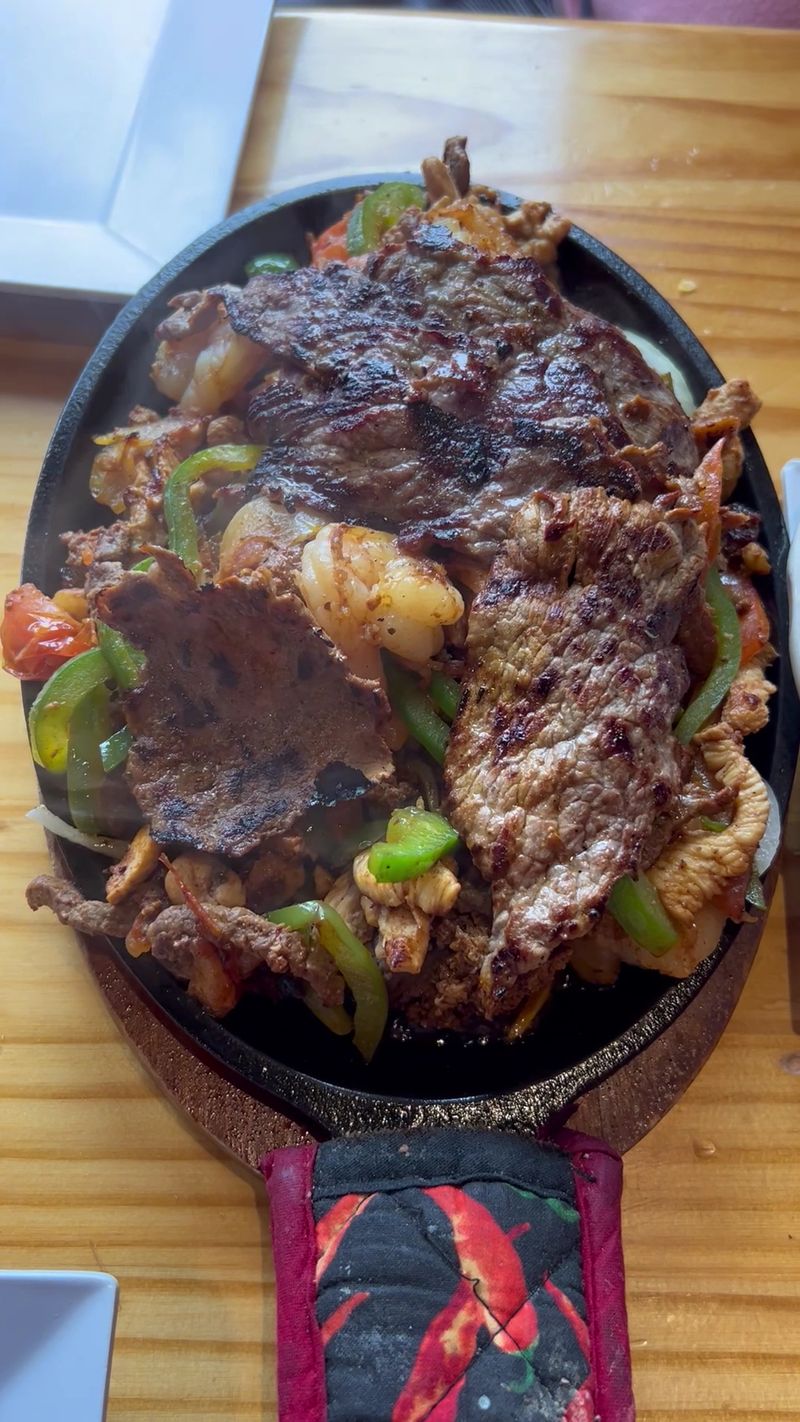 This Iowa Mexican Grill Serves Fajitas And Margaritas Locals Say Always Bring A Crowd 7 Why Fajitas Make People Drive