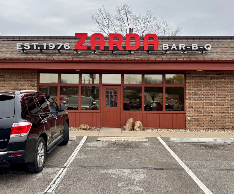 8 Missouri BBQ Trailers With Lines That Start Before The Pits Even Warm Up 7 Zarda Bar-B-Q - Blue Springs, Missouri