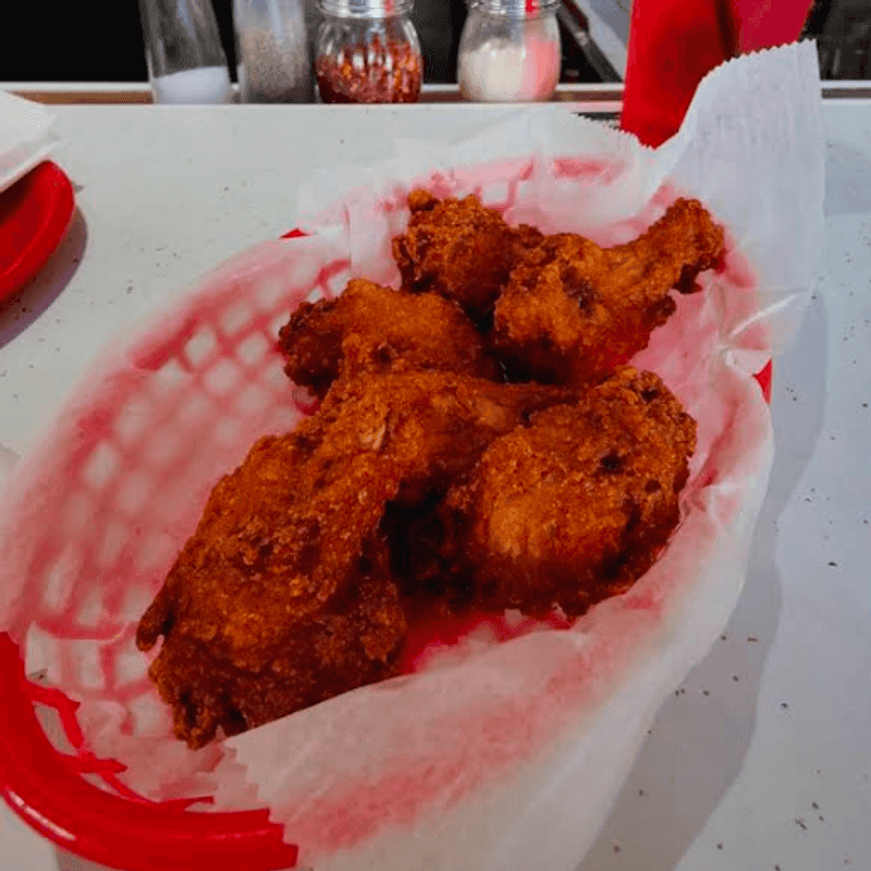 This Chicago Pizza Spot Serves Thin Crust Pizza Locals Say Is The Real Deal 31 What First Timers Notice