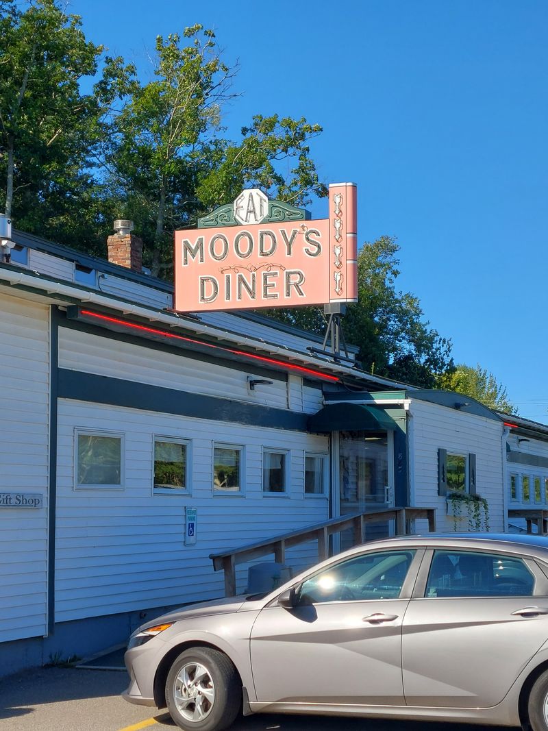 This Blueberry Pie Stop Has Become a Summer Tradition for Generations of Travelers 12 Route 1 Road Trip Ritual