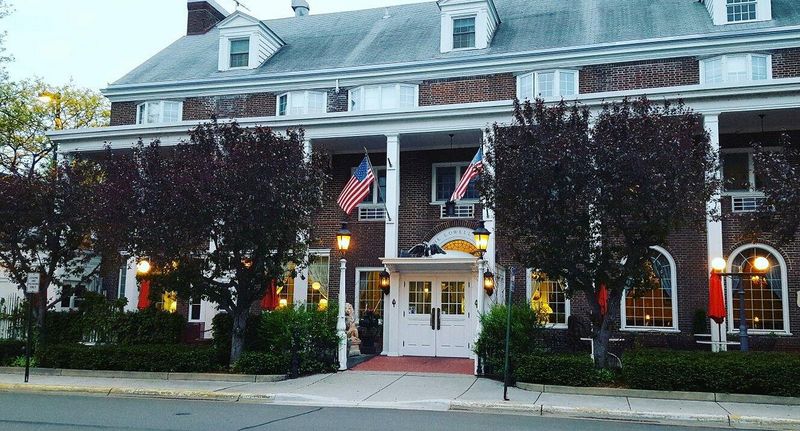 Lowell Inn - Hotel & Restaurant