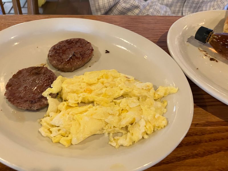 Cracker Barrel Old Country Store - Lebanon, Tennessee