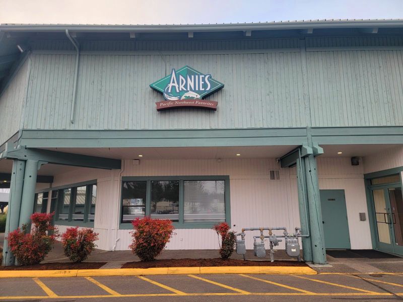 13 Washington Breakfast Spots Where Dungeness Crab Is The Morning Star 16 Arnies Restaurant – Edmonds, WA