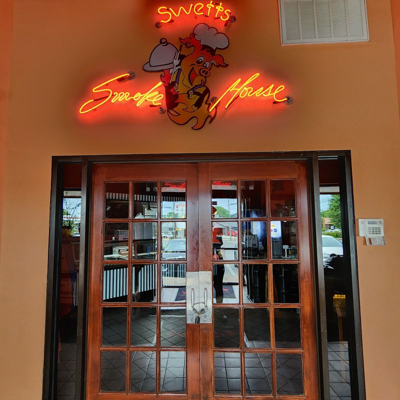 13 Tennessee Meat-and-Three Counters Where Locals Say Every Plate Feels Like Sunday 7 Swett's - Nashville, Tennessee