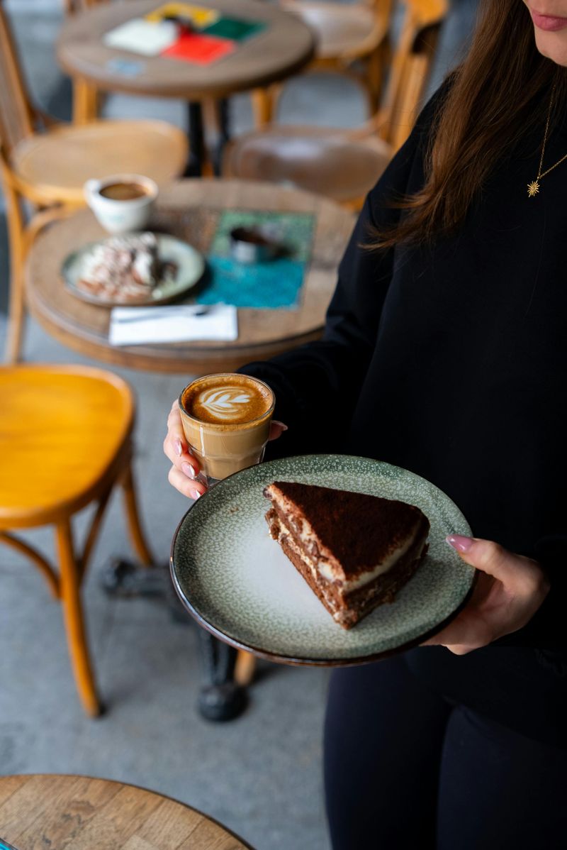 From Fresh Italian Classics to Indulgent Desserts – The Ultimate Comfort-Food Feast You’ll Want to Try Tonight 20 Classic Tiramisu Slice with Latte