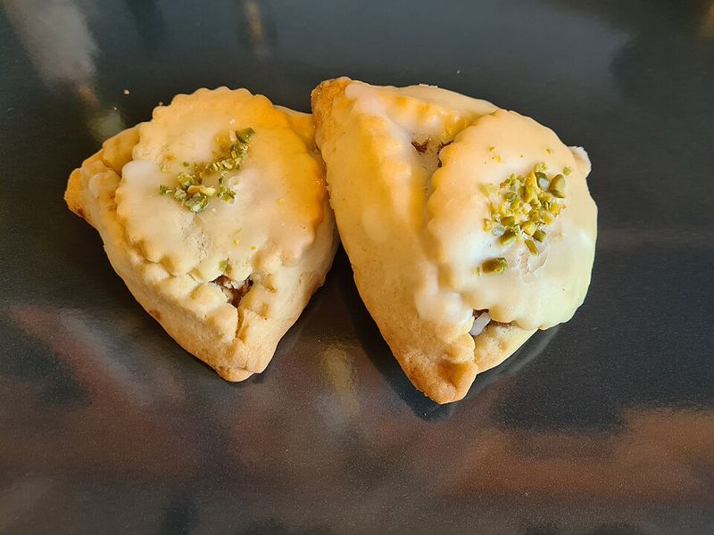 11 Middle Eastern Street Foods That Are Basically the Original Fast Food 10 Fatayer (Spinach Pies)