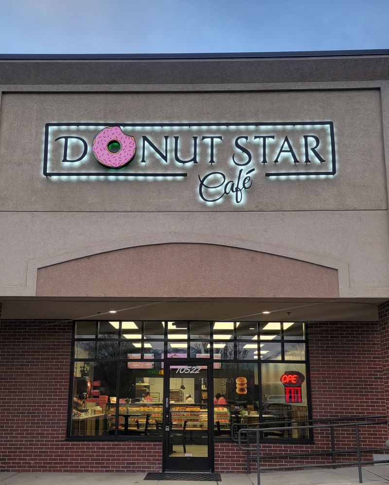 Donut Star Cafe - South Jordan, Utah